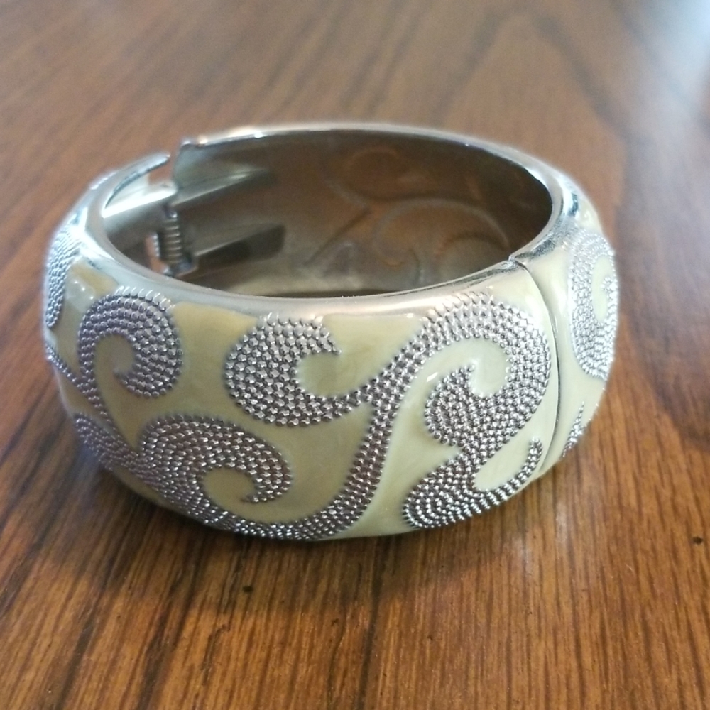 Chunky yellow and gold bracelet